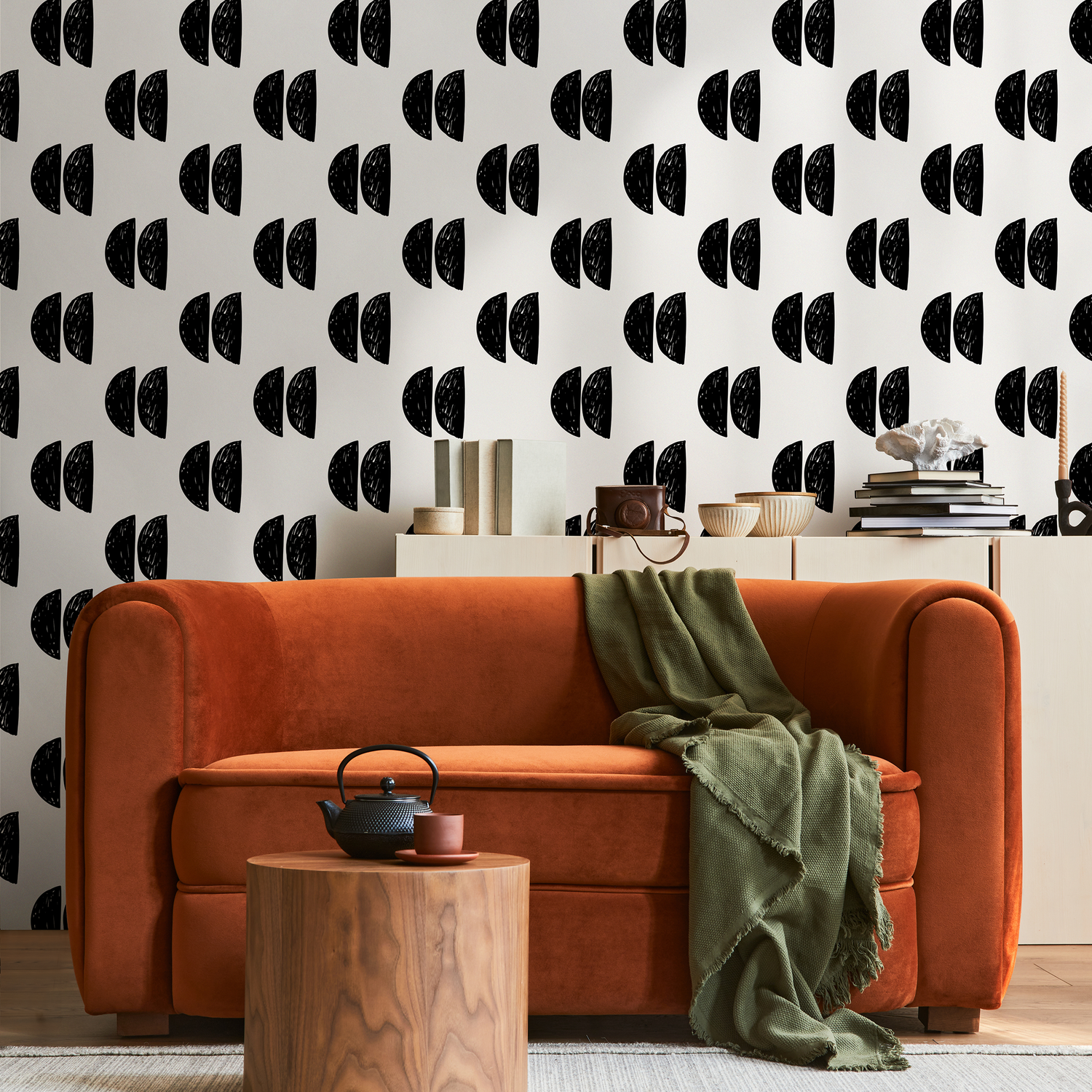 Scandinavian Wallpaper with a Half-Circle Motif in Black - B068