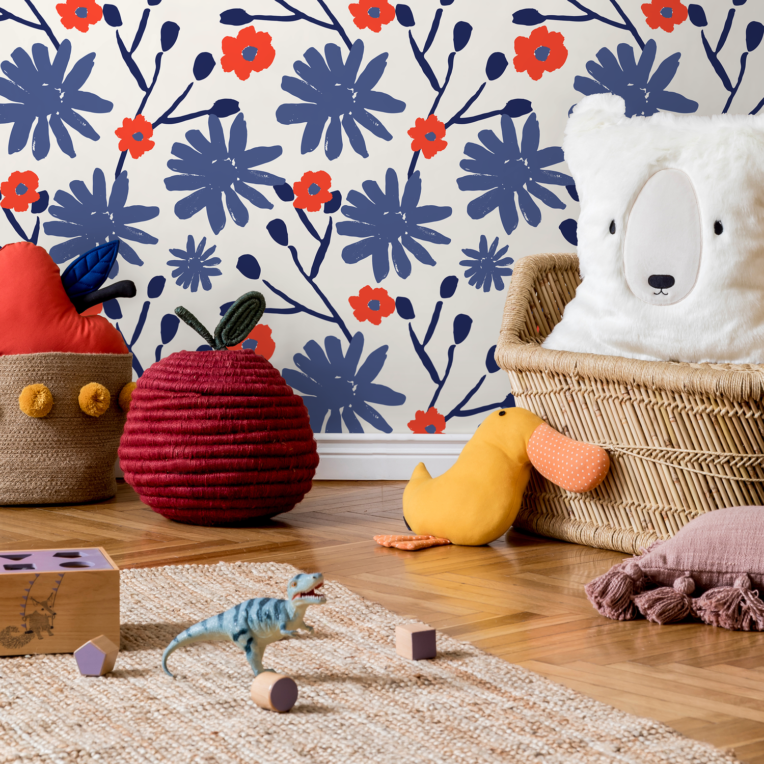 Floral Wallpaper Featuring a Painterly Print in Blue and Red - B448