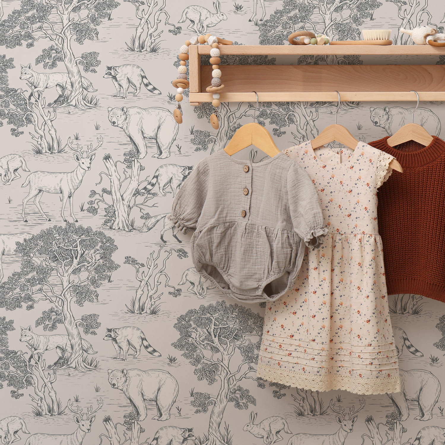 Woodland Wallpaper Featuring Bears, Deer, and Foxes in Gray and Beige - B714