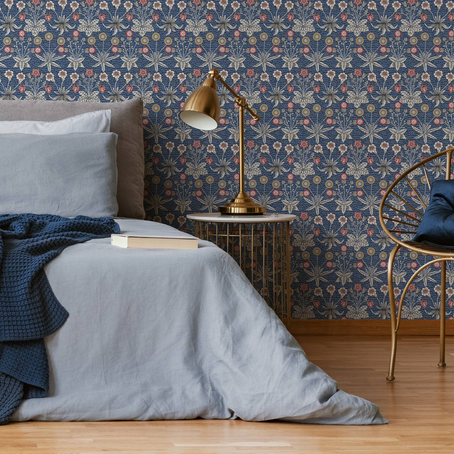 Vintage Floral Wallpaper Featuring Intricate Stylized Flowers in Blue, Red, and Yellow - B922