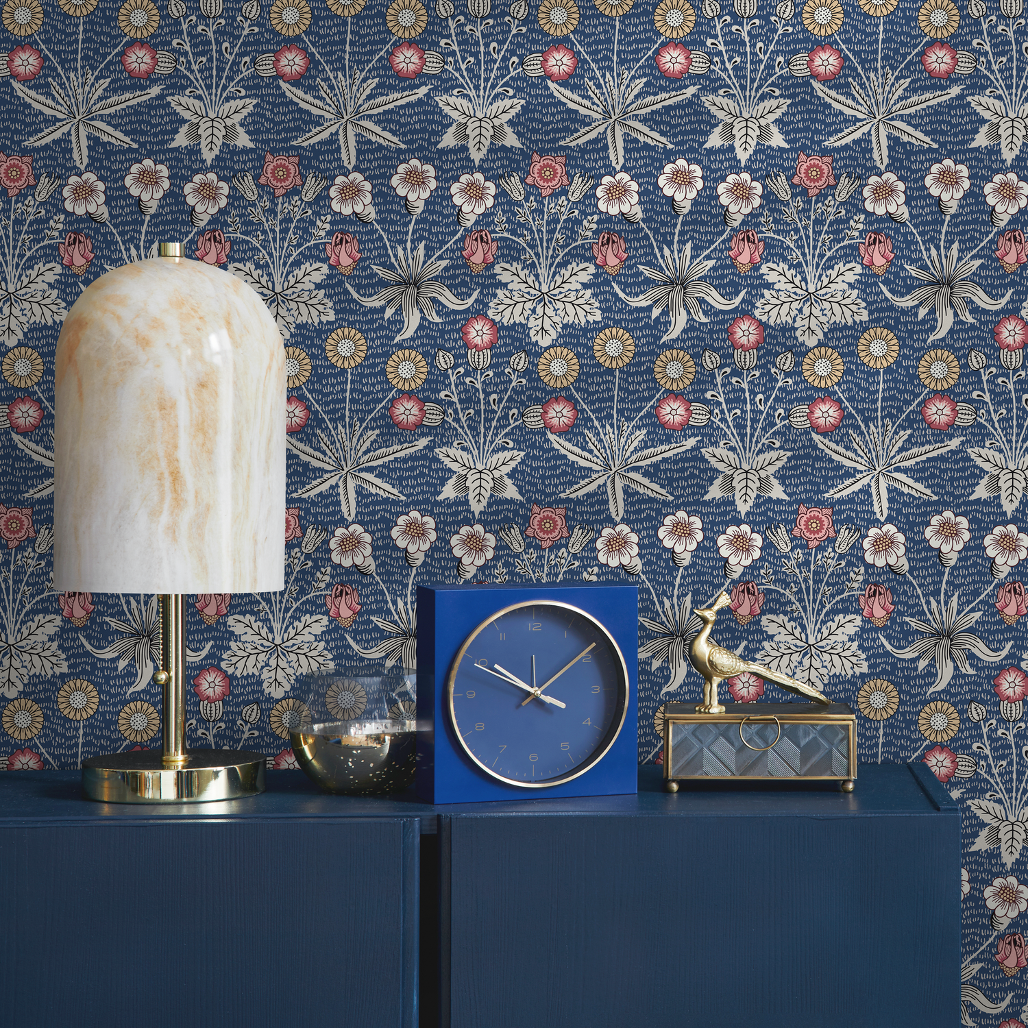 Vintage Floral Wallpaper Featuring Intricate Stylized Flowers in Blue, Red, and Yellow - B922