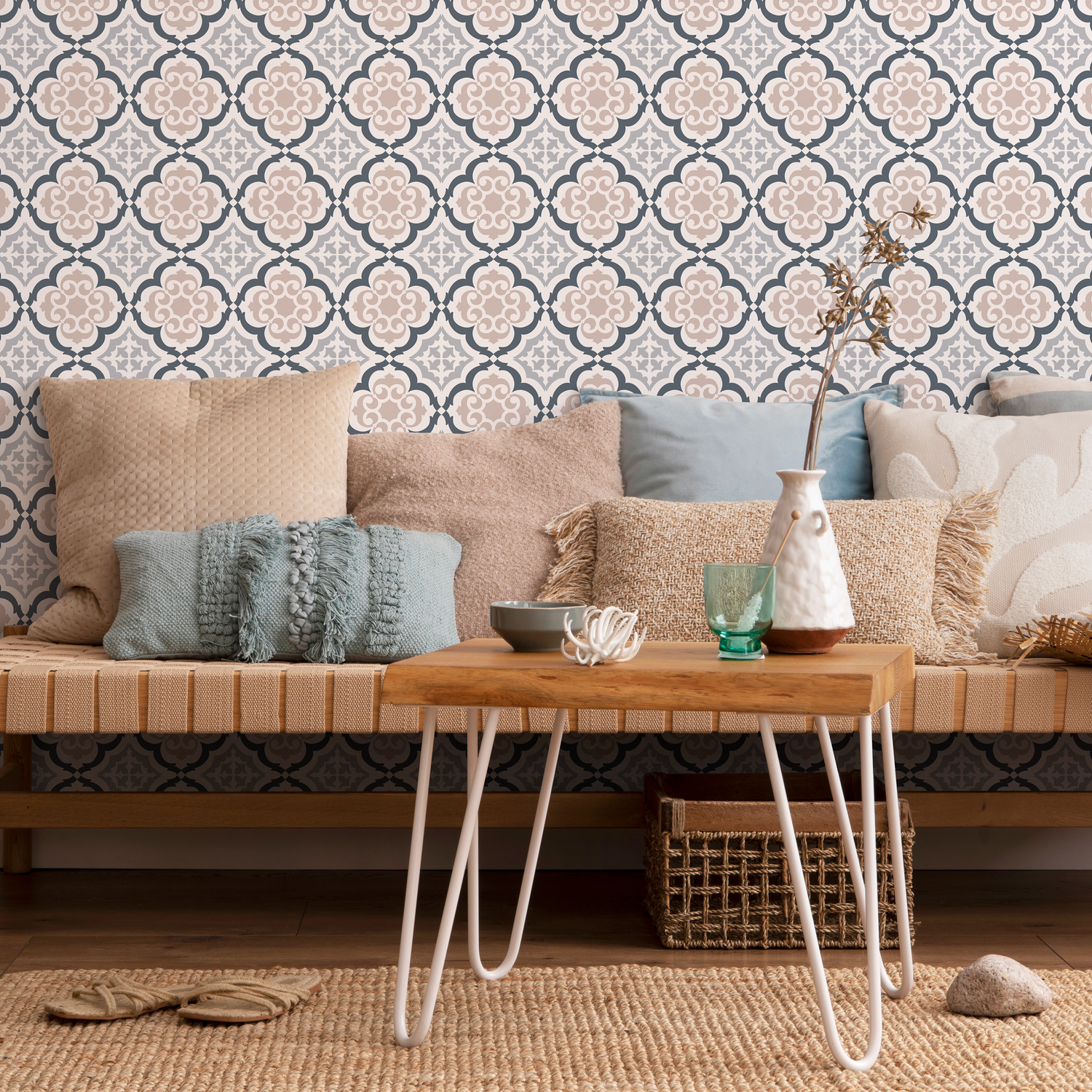 Classic Tile Wallpaper with a Quatrefoil Pattern in Charcoal, Beige, and Grey - C165