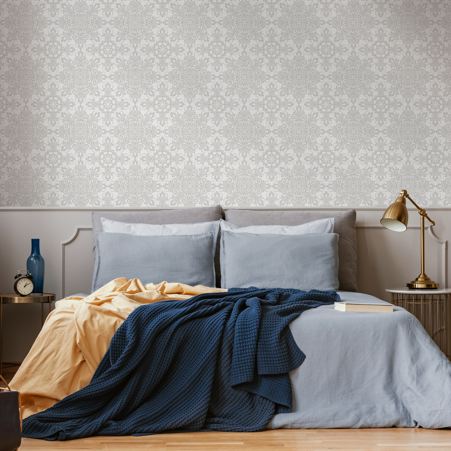 Damask Wallpaper with an Intricate Medallion Motif in Light Gray - C342