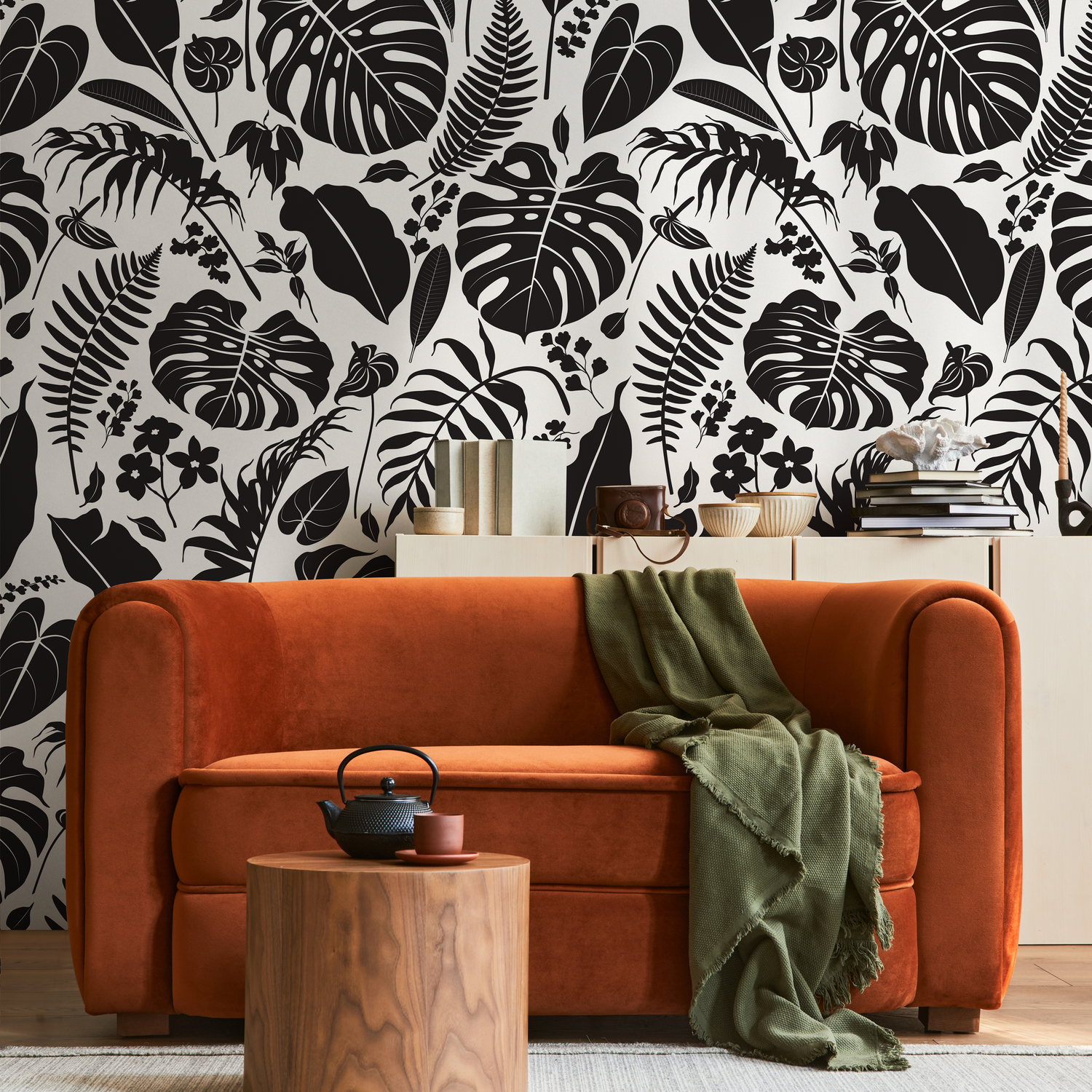 Botanical Wallpaper with Tropical Jungle Leaves in Black and White - C439