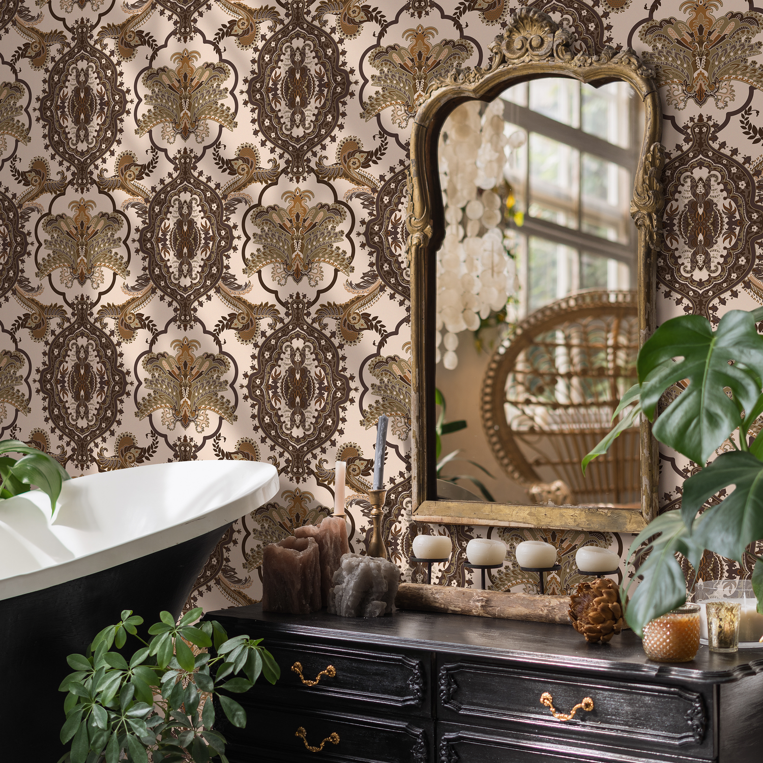 Victorian Wallpaper with an Ornate Paisley Damask Motif in Brown and Gold - C701