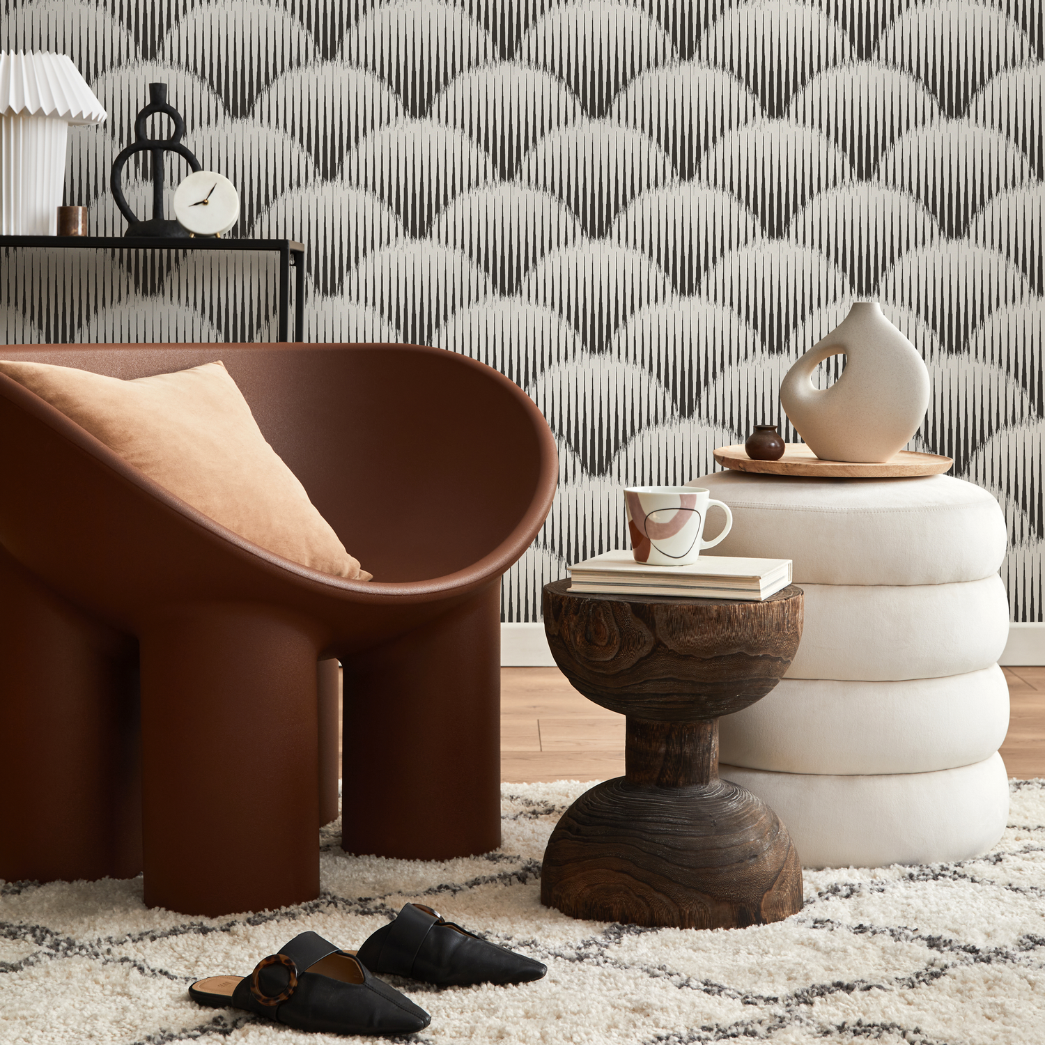 Art Deco Wallpaper with a Feathered Scallop Motif in Black and White - C742
