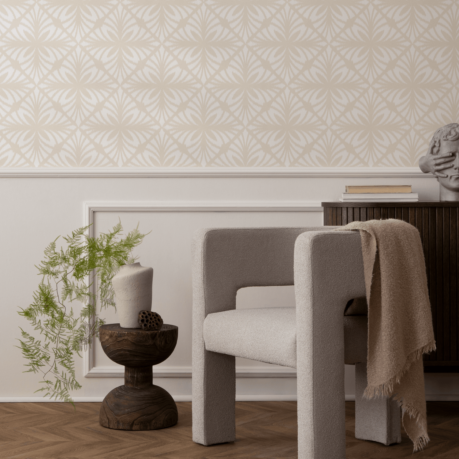 Art Deco Wallpaper with a Stylized Fan Motif in Beige and Cream - C748
