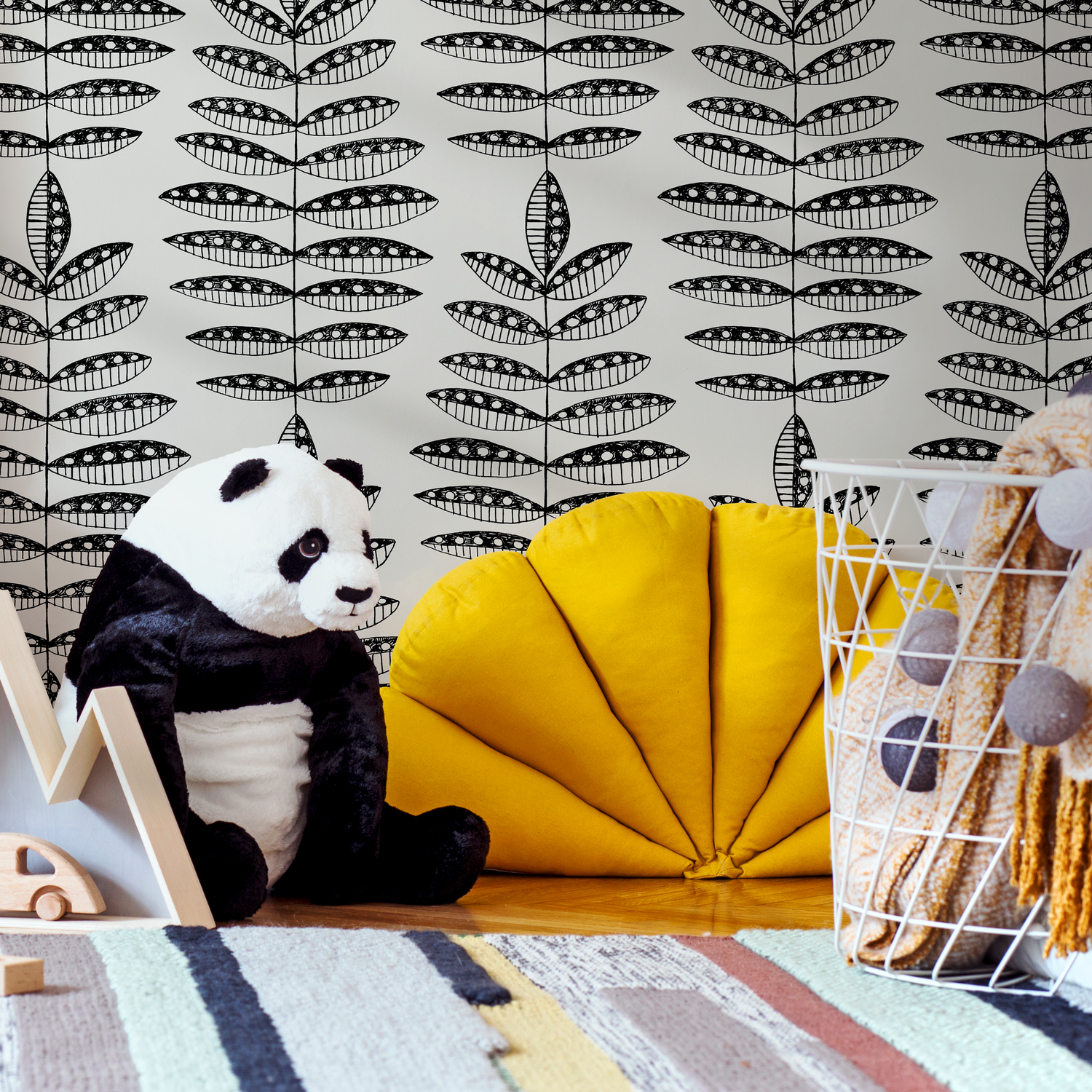 Boho Wallpaper with a Folk Art Leaf Motif in Black and White - C760