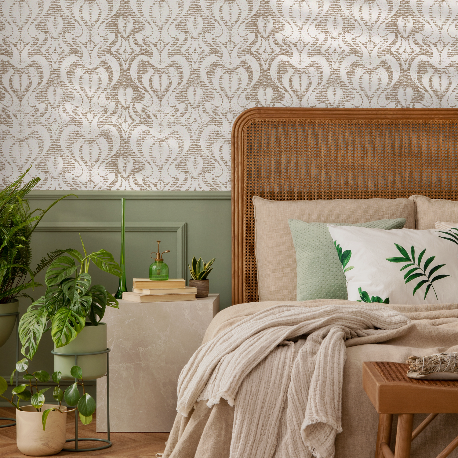 Vintage Damask Wallpaper with a Textured Motif in Beige and Cream - C869