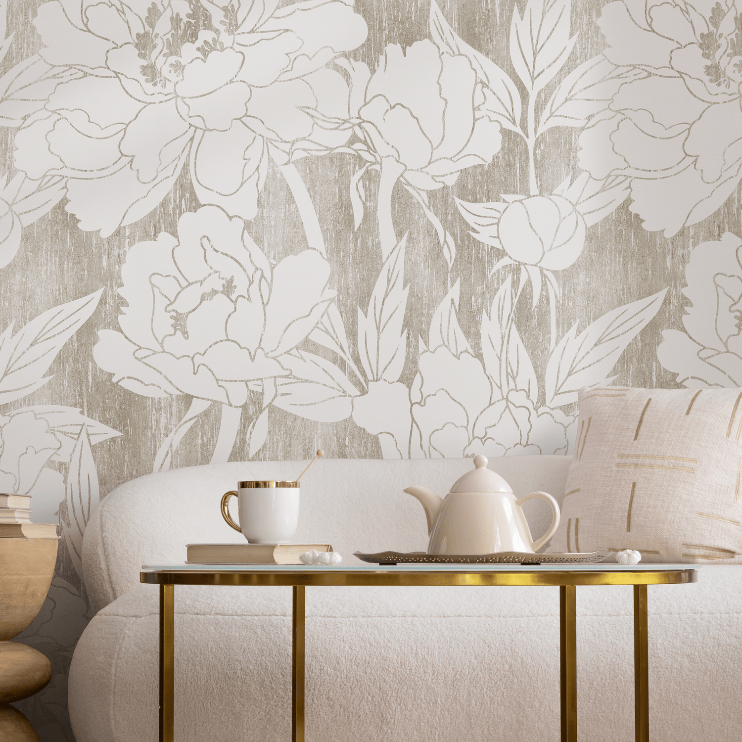 Vintage Floral Wallpaper with Peony Outlines in Beige and Cream - C914