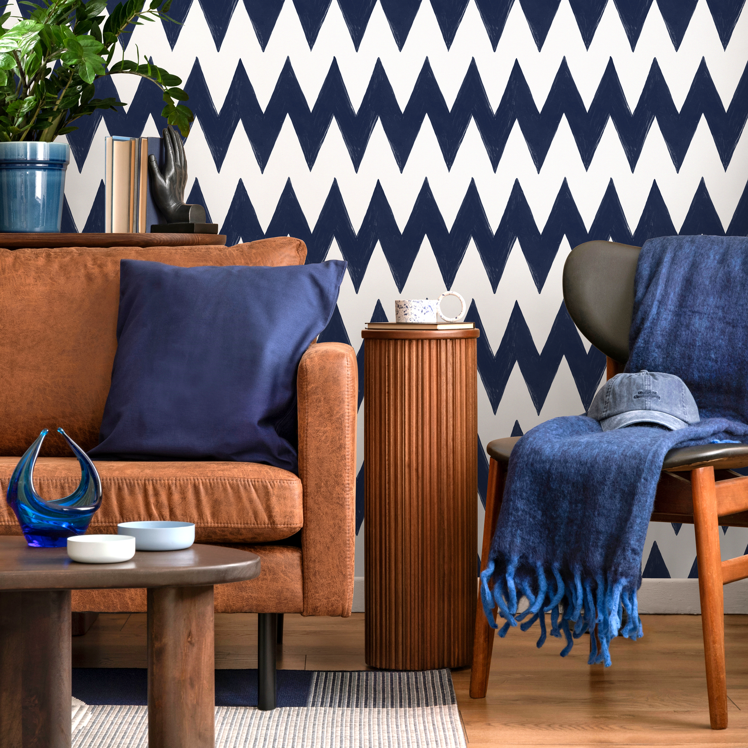 Chevron Wallpaper with a Hand-Drawn Motif in Navy Blue - C950