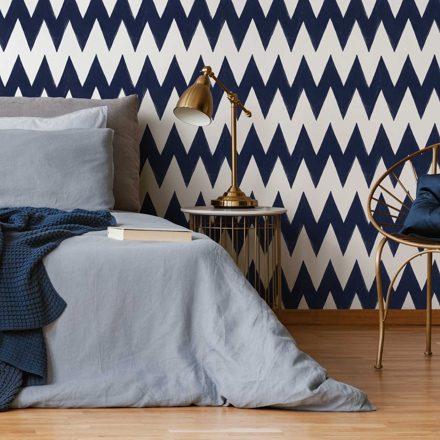 Chevron Wallpaper with a Hand-Drawn Motif in Navy Blue - C950