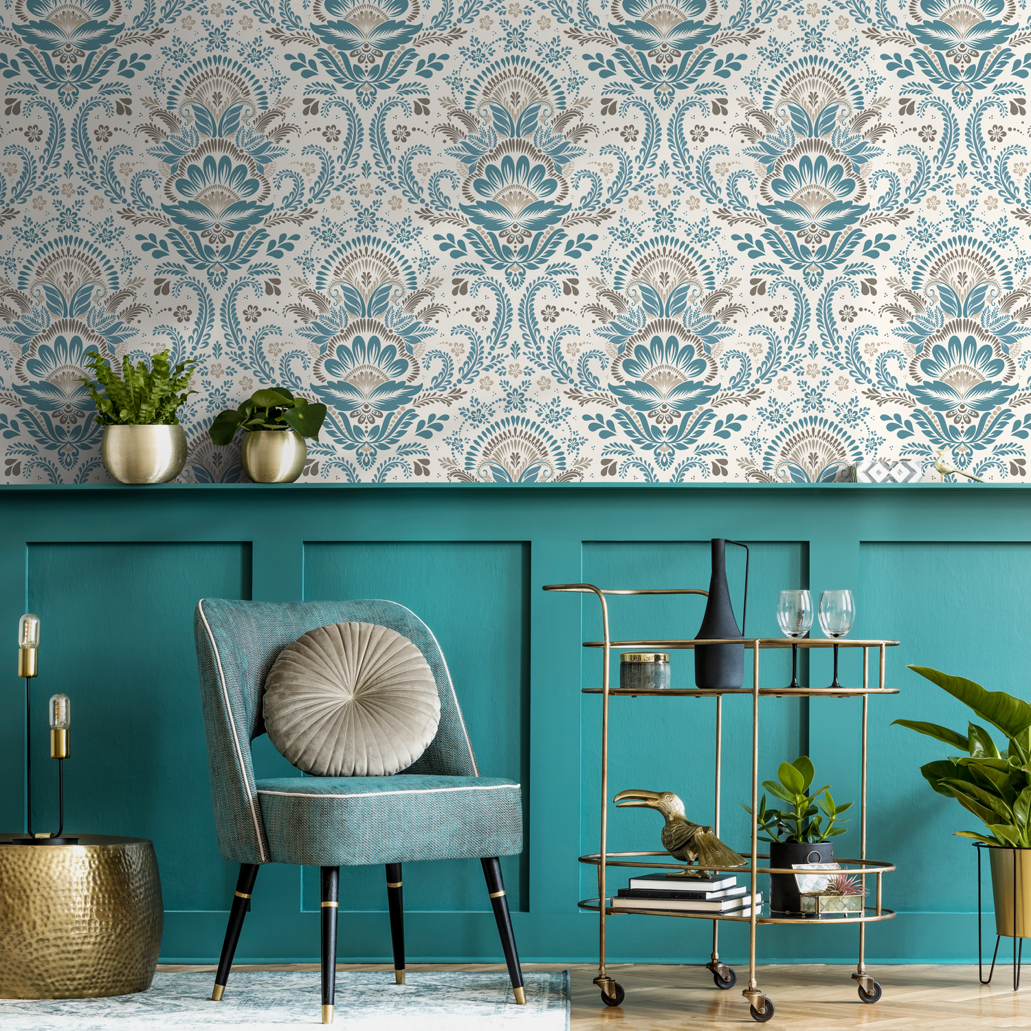 Damask Wallpaper with an Intricate Floral Motif in Blue and Beige - D186