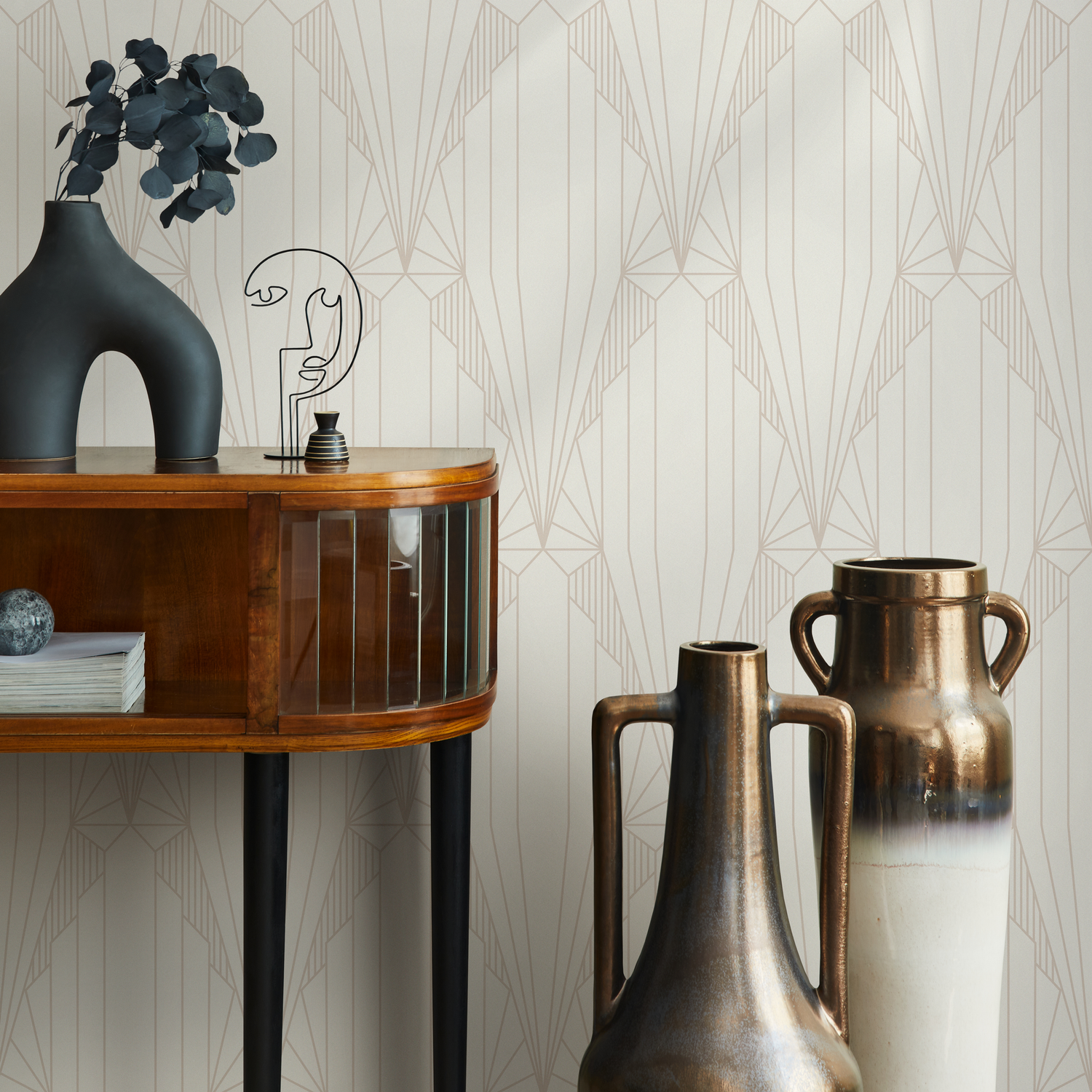 Art Deco Wallpaper with a Fan Motif in Beige and Cream - D244