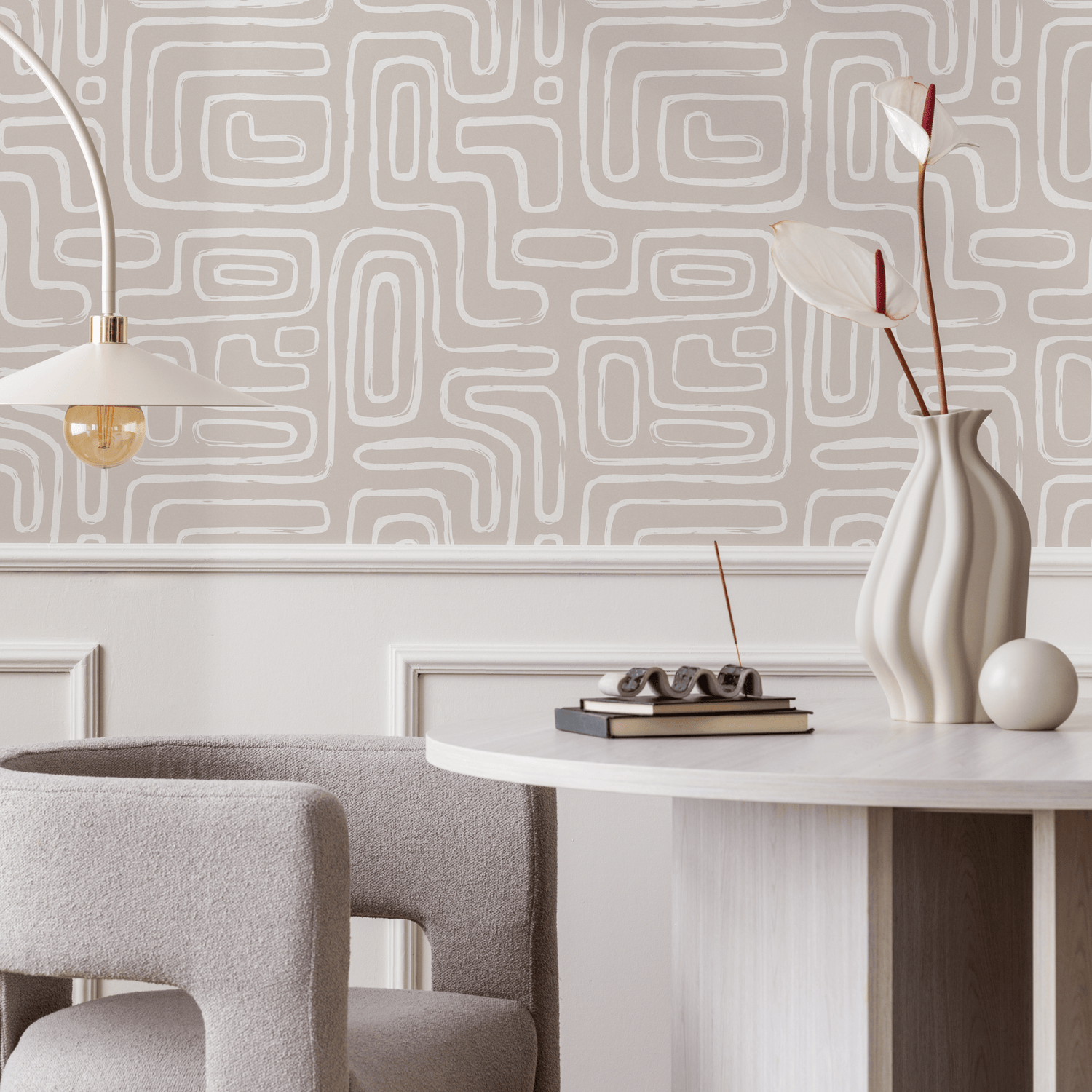 Abstract Wallpaper with Rounded Brush Stroke Lines in Beige and Cream - ZAAG