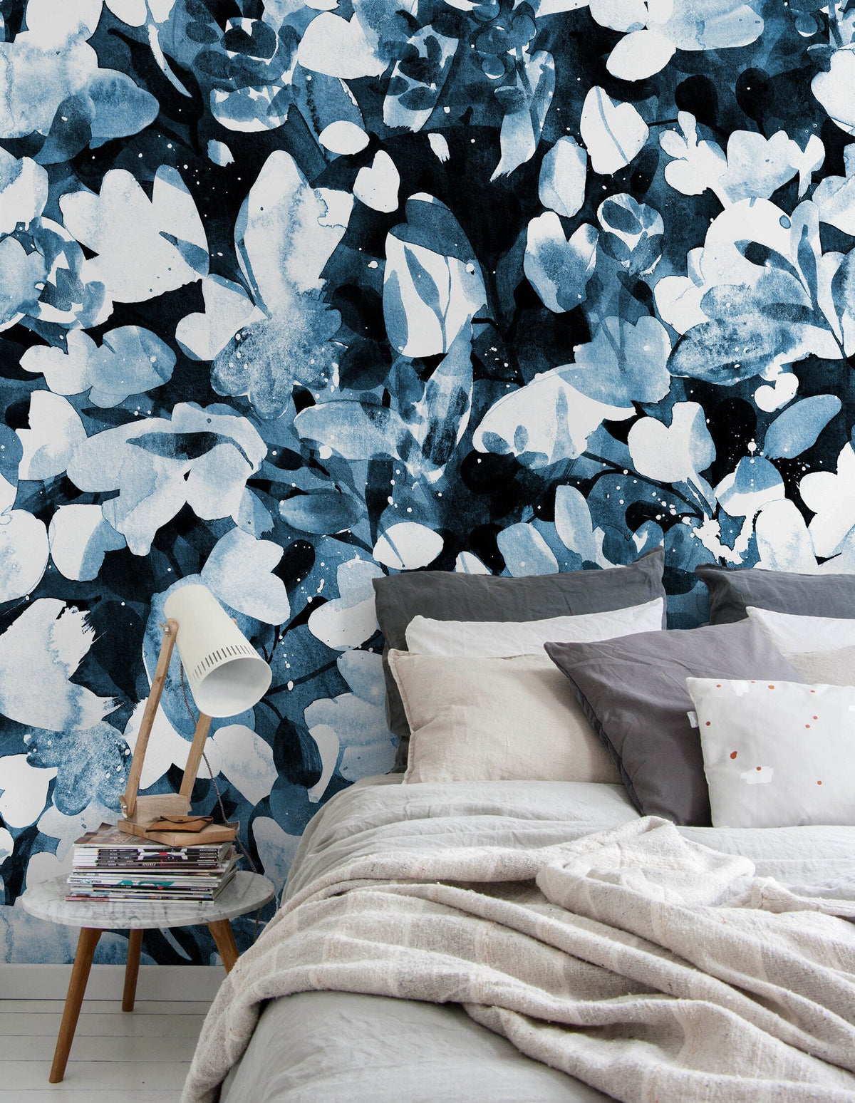 Wallpaper Peel and Stick Wallpaper Removable Wallpaper Home Decor Wall Art Wall Decor Room Decor / Navy Blue Leaves Wallpaper - X148