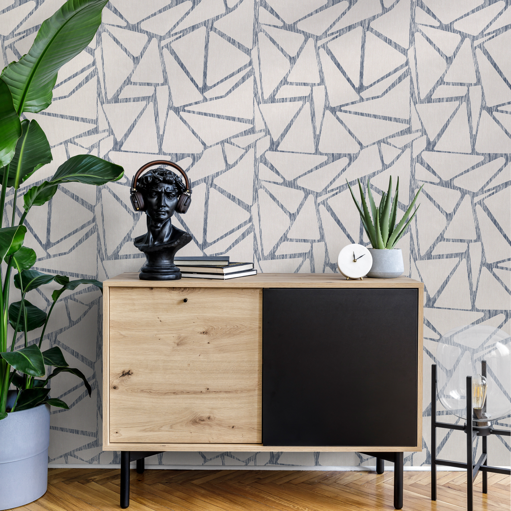 E570 - All Channels Image 2