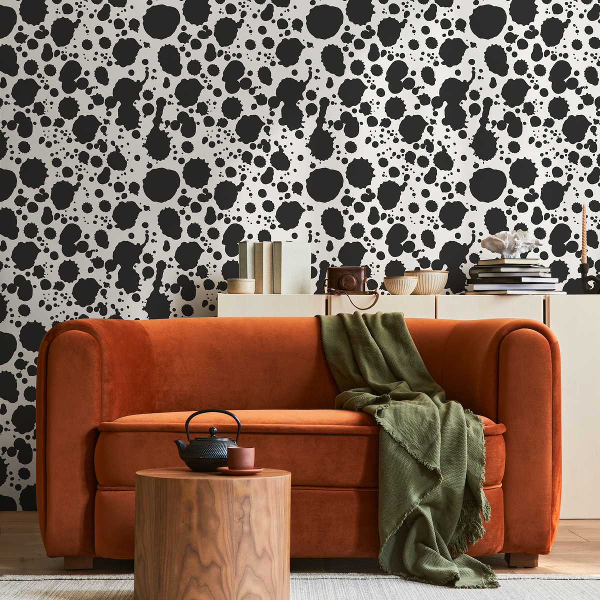 Abstract Wallpaper with an Ink Splatter Motif in Black and White - detail view