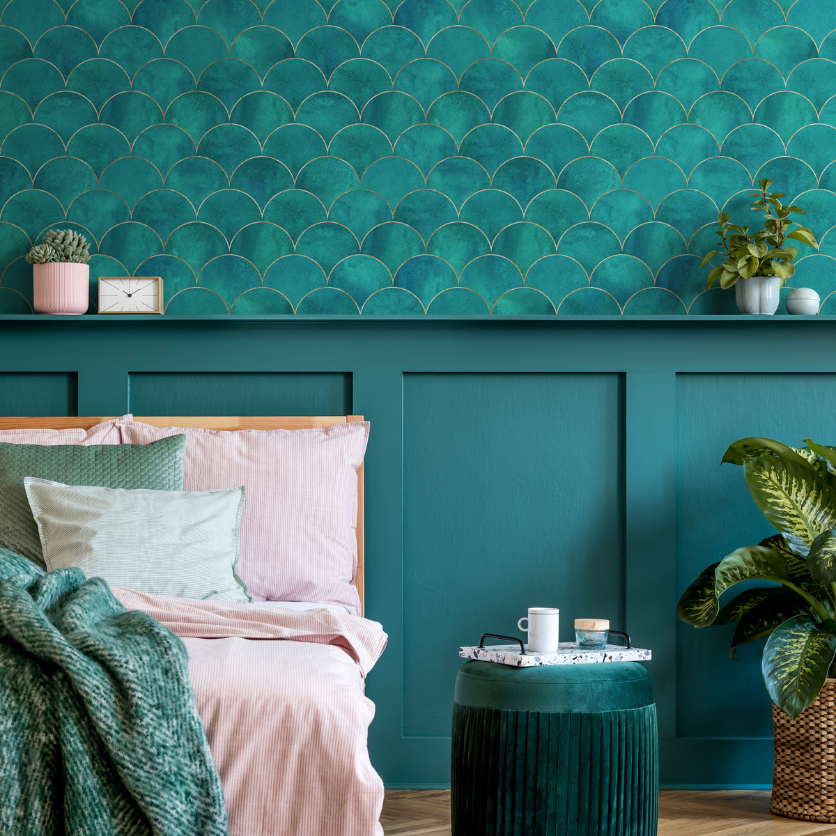 Art Deco Wallpaper with a Scallop Motif in Teal, Blue, and Gold - detail view