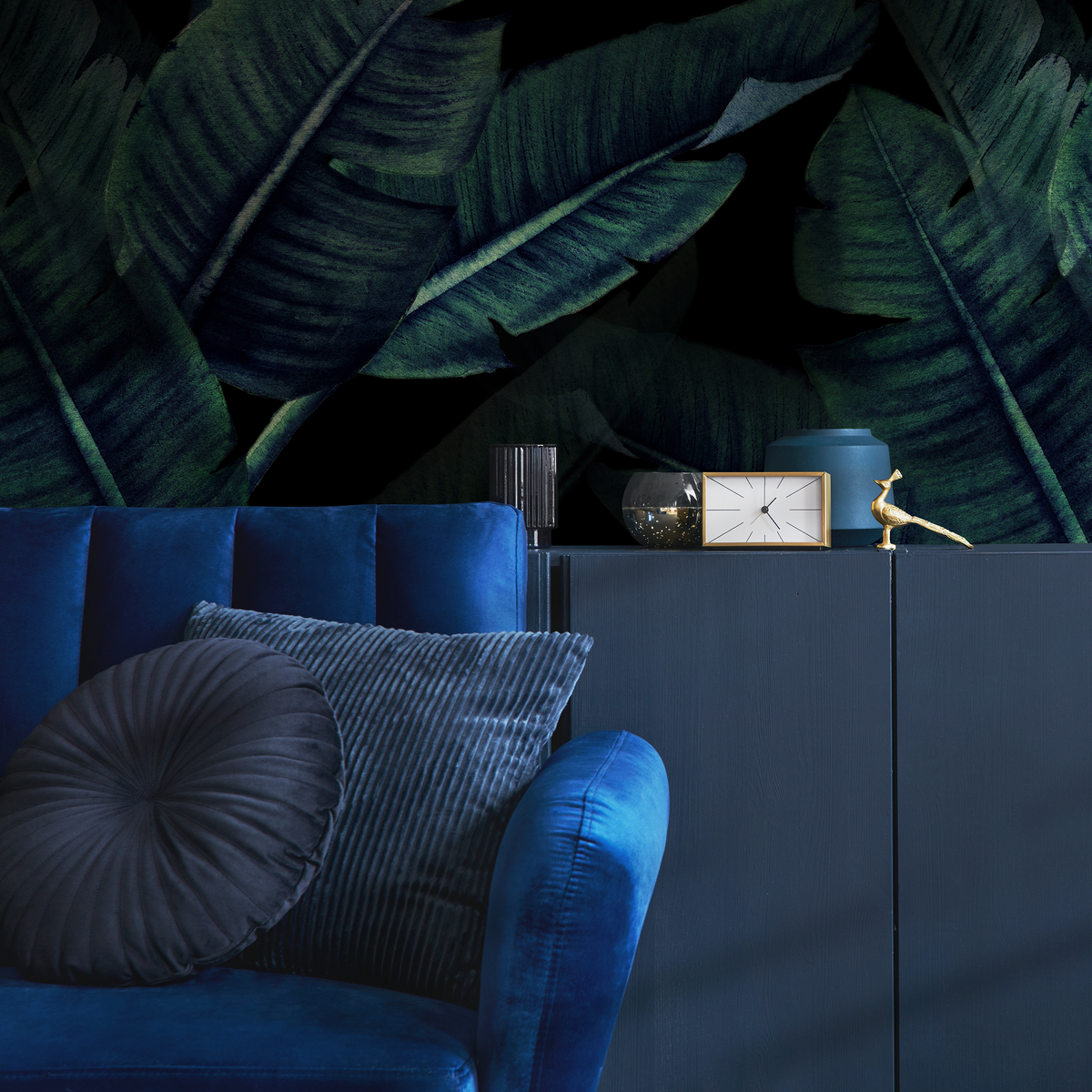 Botanical Wallpaper Featuring Large Banana Leaves in Green and Black - detail view