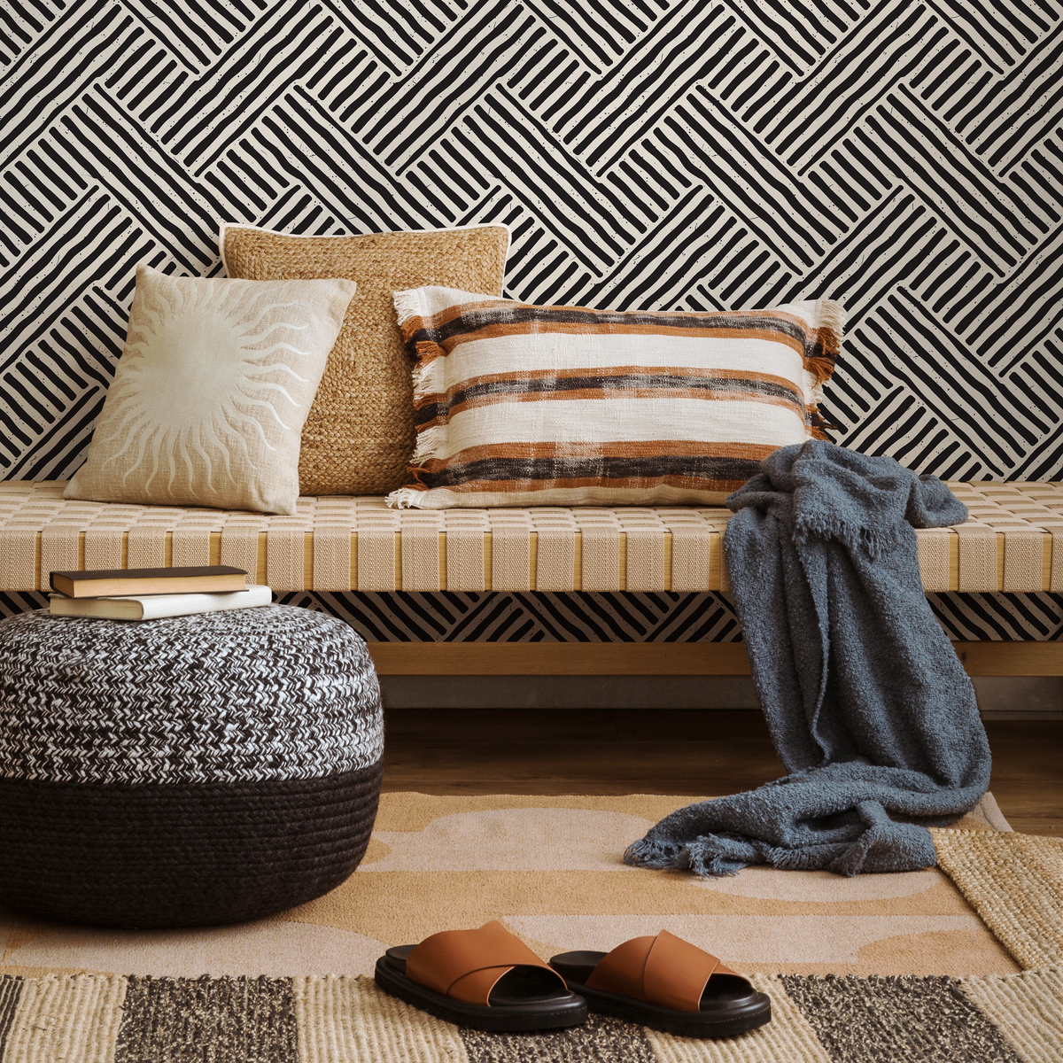 Geometric Wallpaper with a Hand-Drawn Line Motif in Black and Off-White - detail view