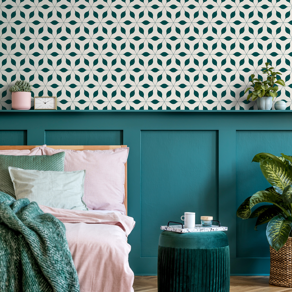 Geometric Wallpaper Featuring a Starburst Leaf Motif in Teal and Beige - detail view