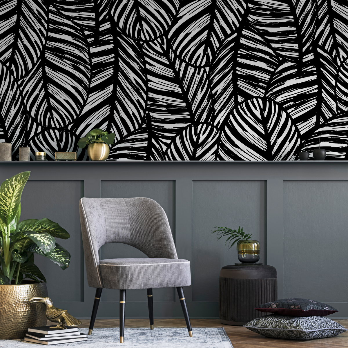 Botanical Wallpaper Featuring a Bold Palm Leaf Motif in Black and White - detail view
