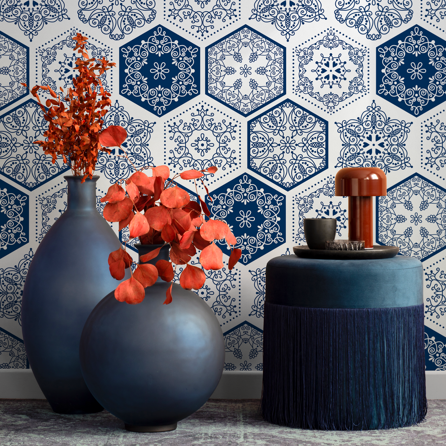 Geometric Wallpaper with a Hexagonal Tile Motif in Blue and White - B688