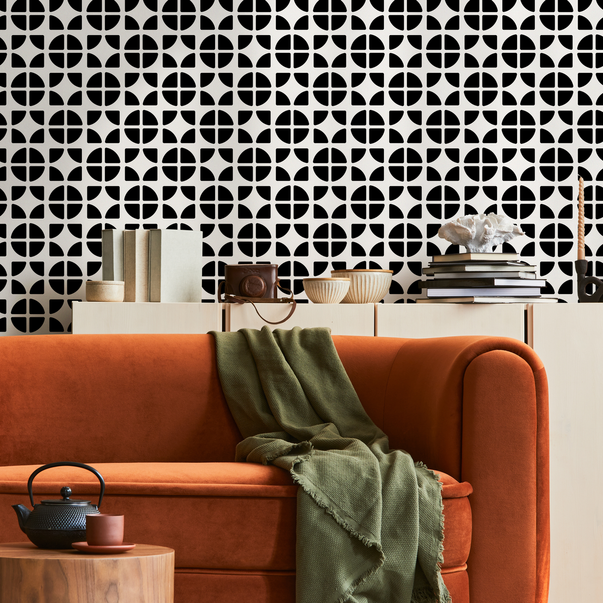Geometric Wallpaper with a Quarter-Circle Tile Motif in Black and White - detail view