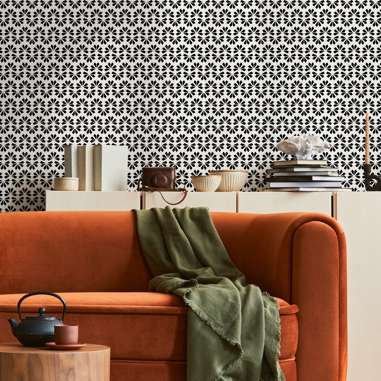 Art Deco Wallpaper with a Geometric Fan Pattern in Black and White - B701