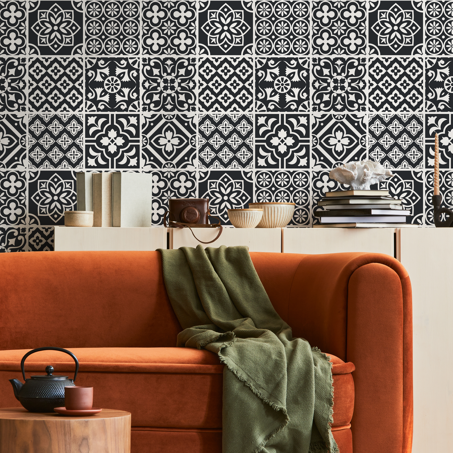 Tile Wallpaper with Ornate Geometric Patterns in Black and White - B702
