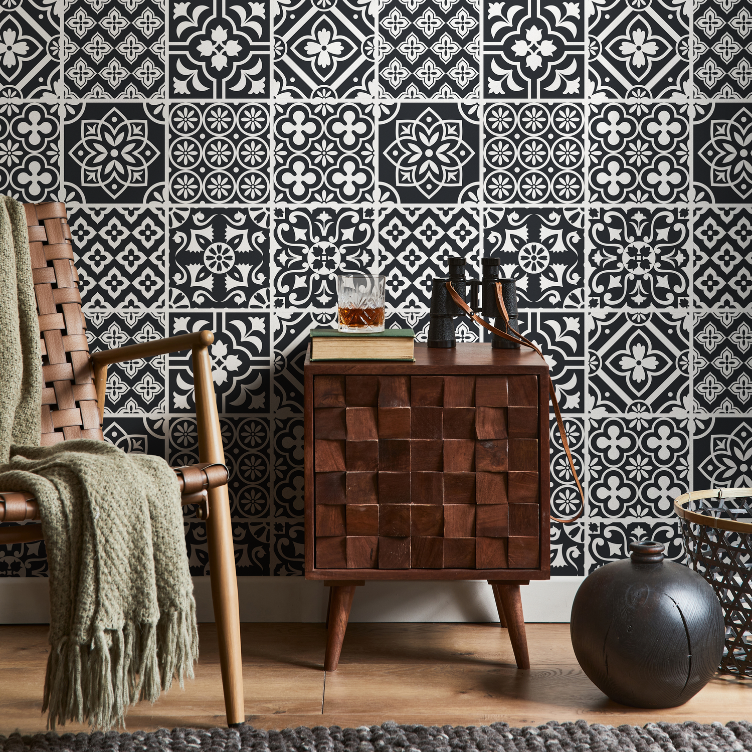 Tile Wallpaper with Ornate Geometric Patterns in Black and White - B702