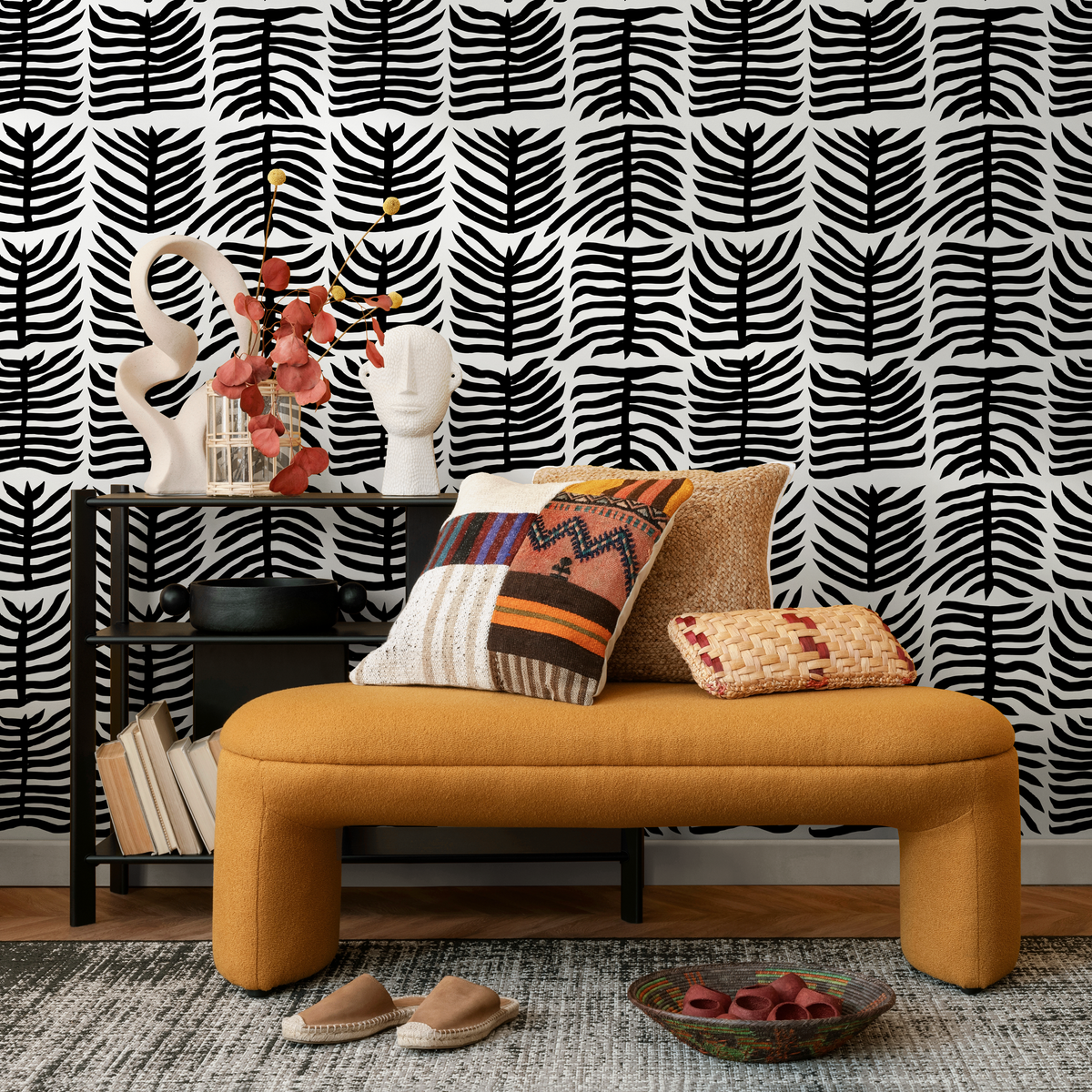 Botanical Wallpaper with a Graphic Leaf Pattern in Black and White - detail view