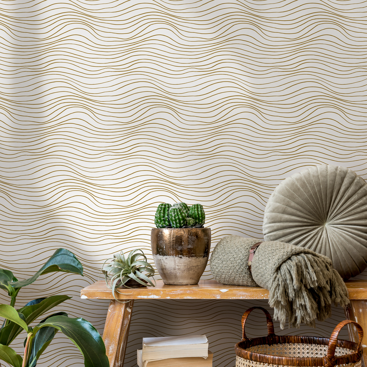 Minimalist Wavy Line Abstract Wallpaper in Gold - detail view