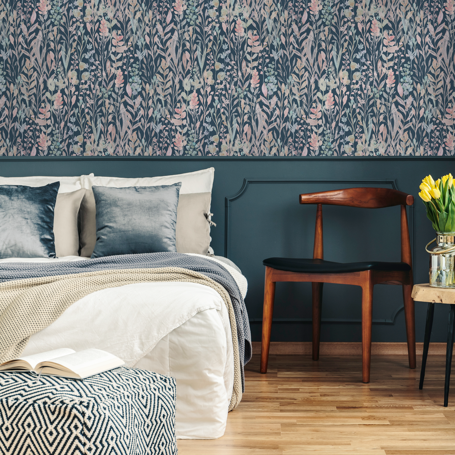 Botanical Wallpaper with a Wildflower Motif in Dark Blue, Pink, and Light Blue - C035