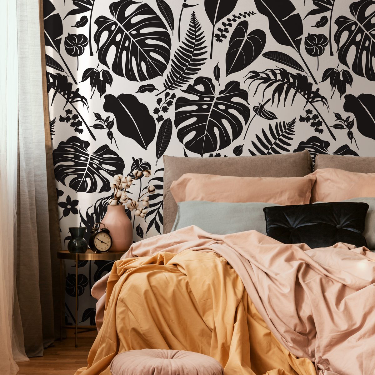Botanical Wallpaper with Tropical Jungle Leaves in Black and White - detail view