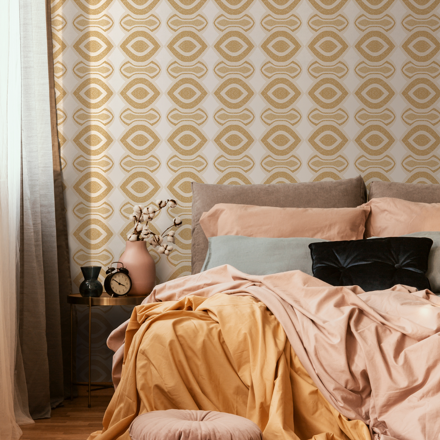 Mid Century Wallpaper with a Retro Oval Motif in Beige and Gold - C494