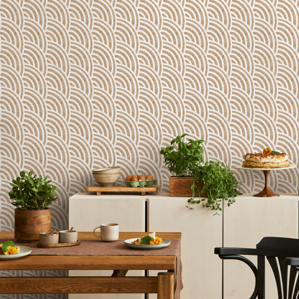 Geometric Wallpaper with a Boho Scallop Motif in Beige and White - detail view