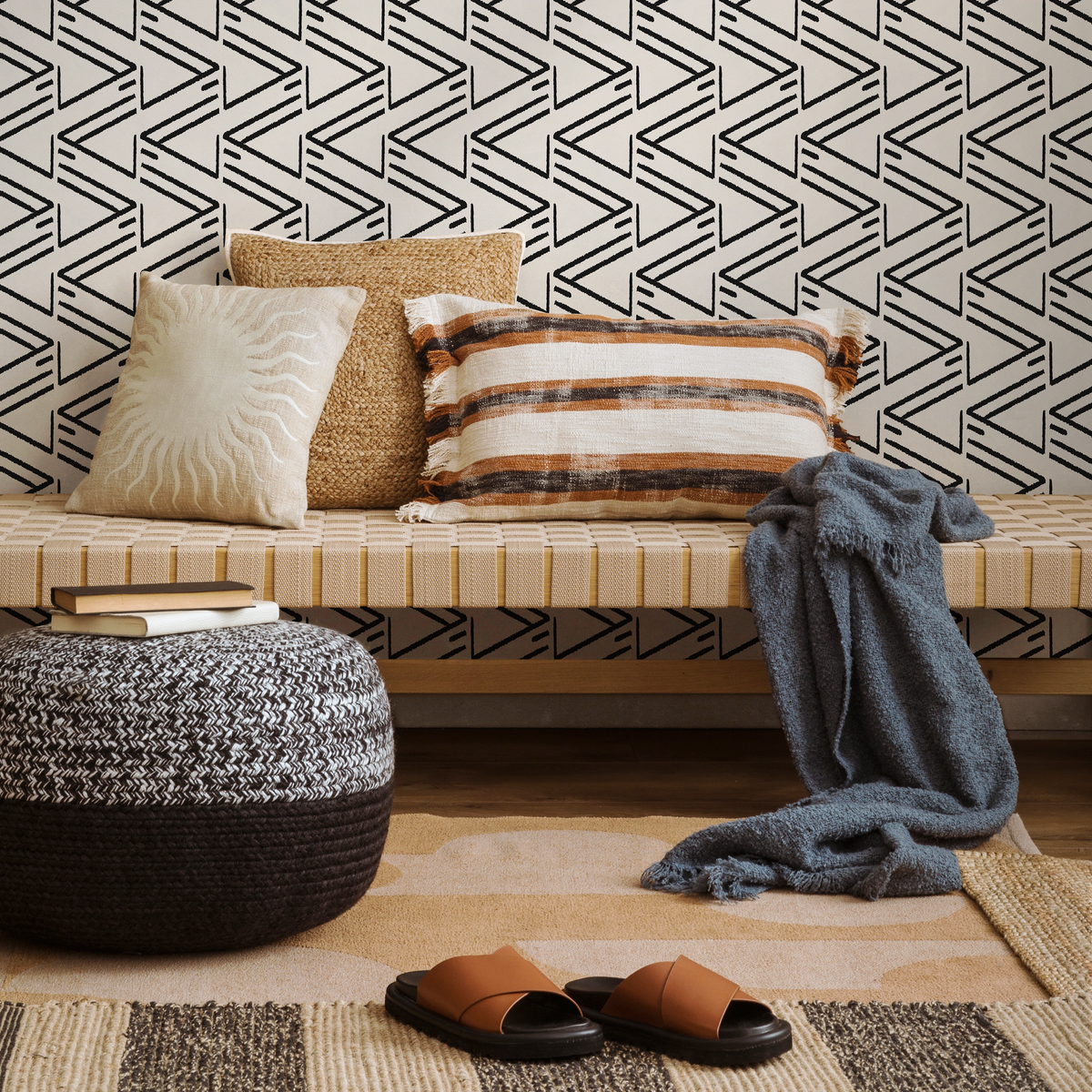 Geometric Wallpaper with a V-Line Motif in Black and Off-White - detail view