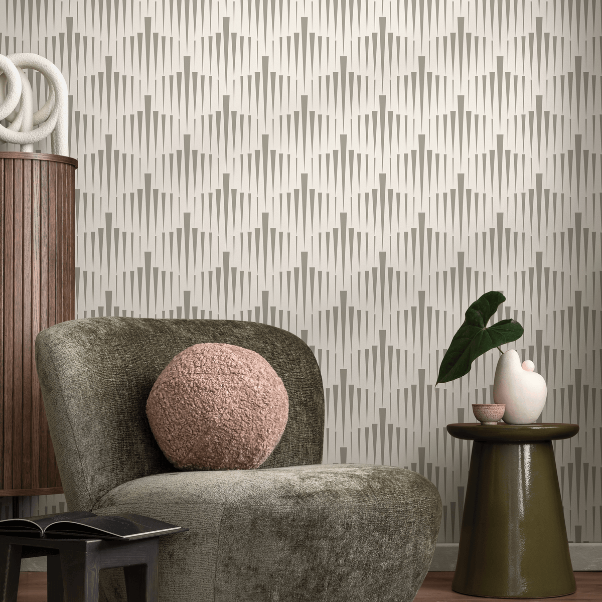 Geometric Wallpaper with Tapered Vertical Lines in White and Beige - detail view