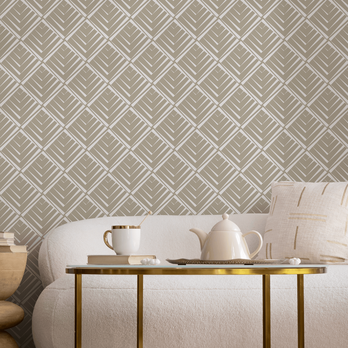 Geometric Wallpaper with a Diamond Pattern in Beige and White - detail view