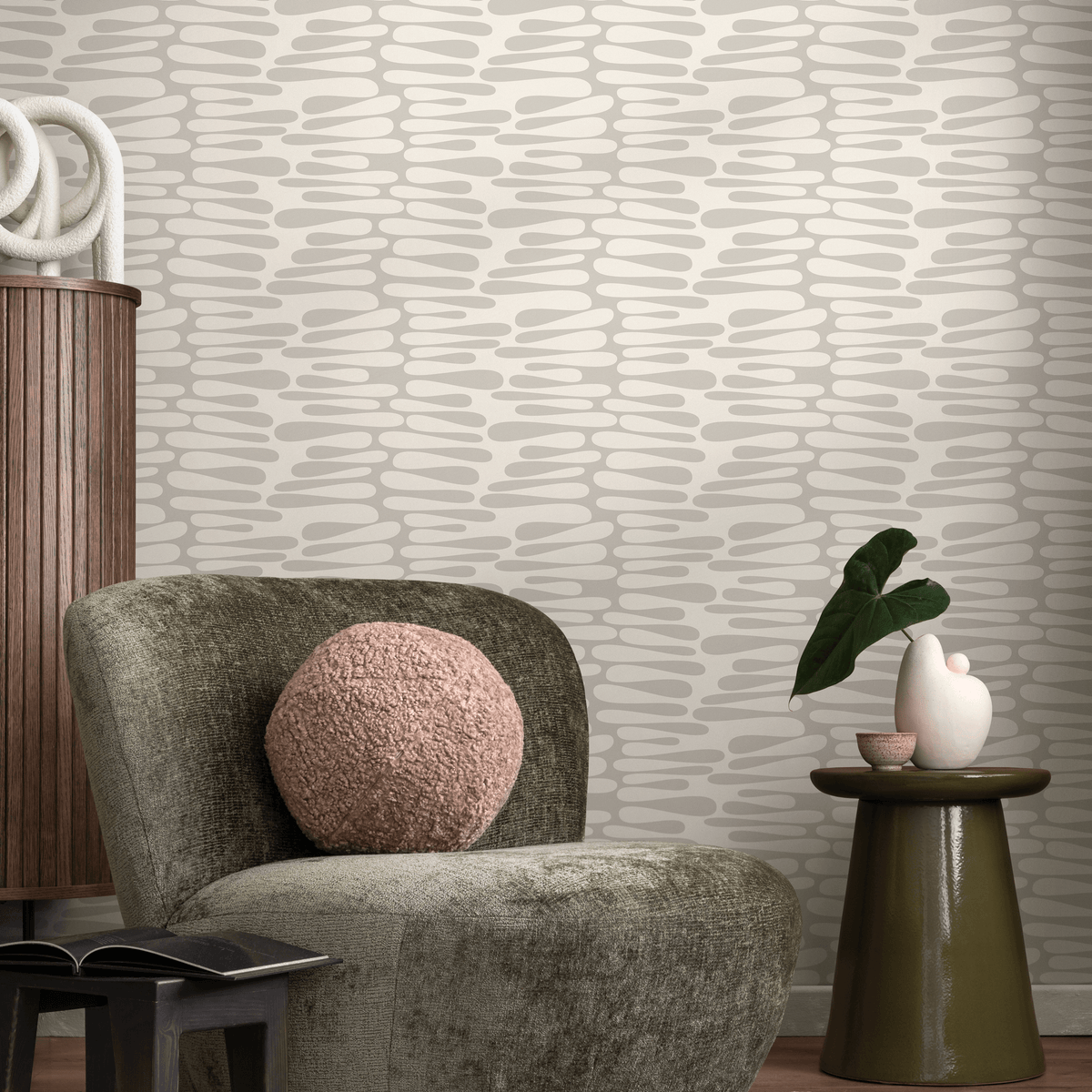 Abstract Wallpaper with Organic Elongated Shapes in Beige and Greige - detail view