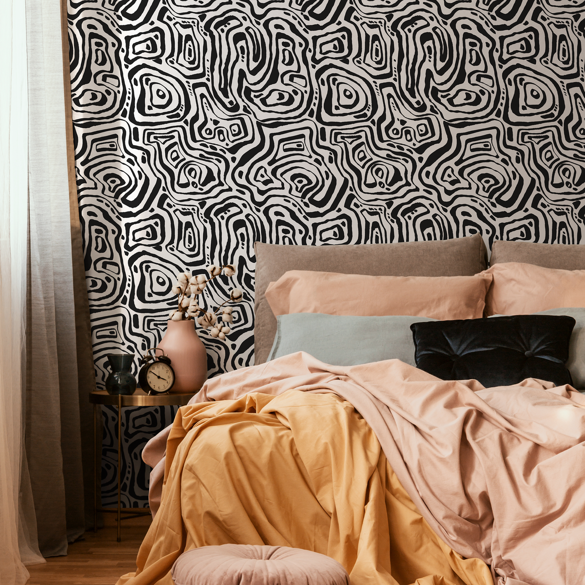 Abstract Wallpaper with Bold Labyrinth Lines in Black and White - detail view
