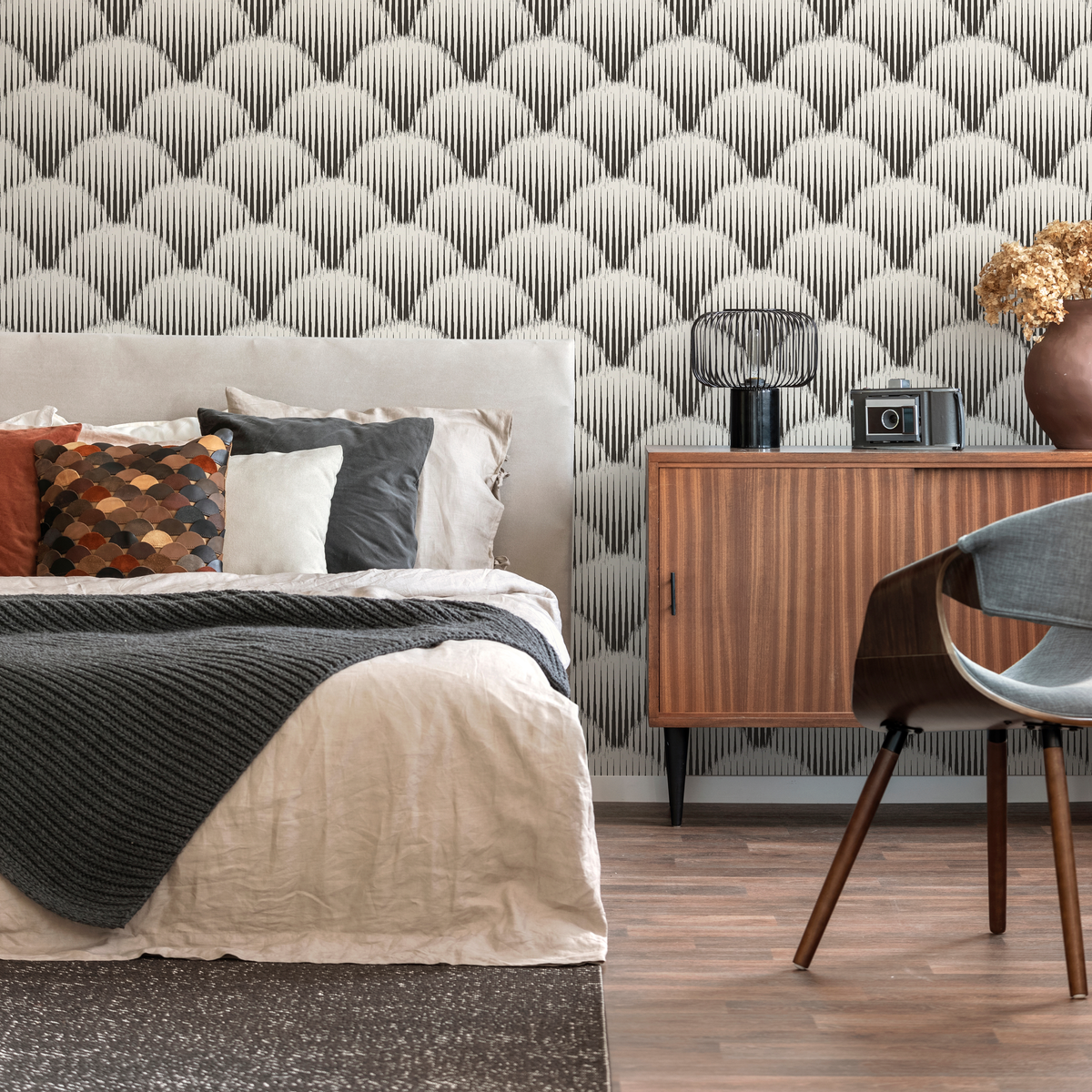 Art Deco Wallpaper with a Feathered Scallop Motif in Black and Cream - detail view