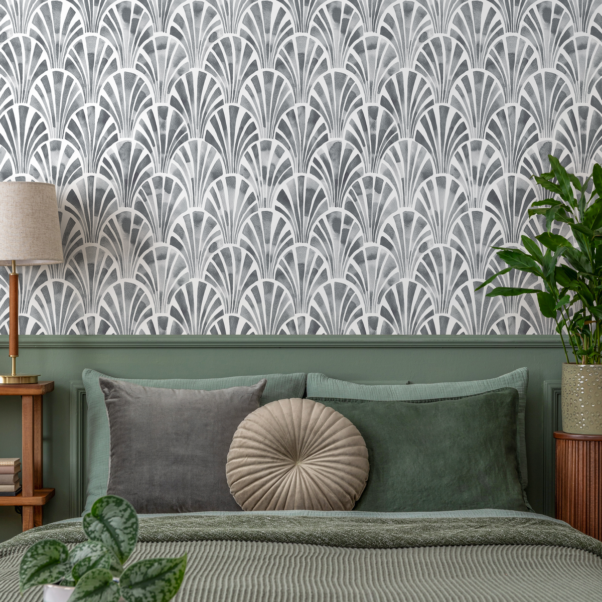 Art Deco Wallpaper with a Watercolor Fan Motif in Shades of Gray - detail view