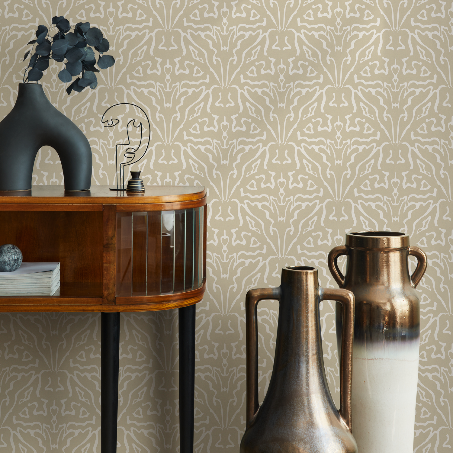 Art Nouveau Wallpaper with a Stylized Symmetrical Motif in Beige and Cream - detail view