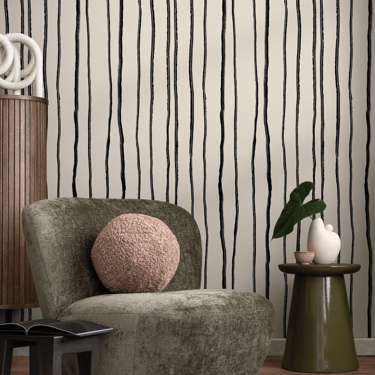 Striped Wallpaper with Irregular Hand-Drawn Lines in Black and Beige - detail view