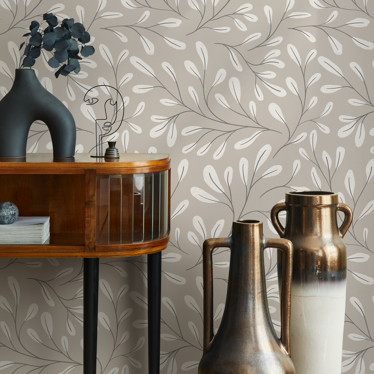 Botanical Wallpaper with a Flowing Vine Motif in Beige and Off-White - detail view