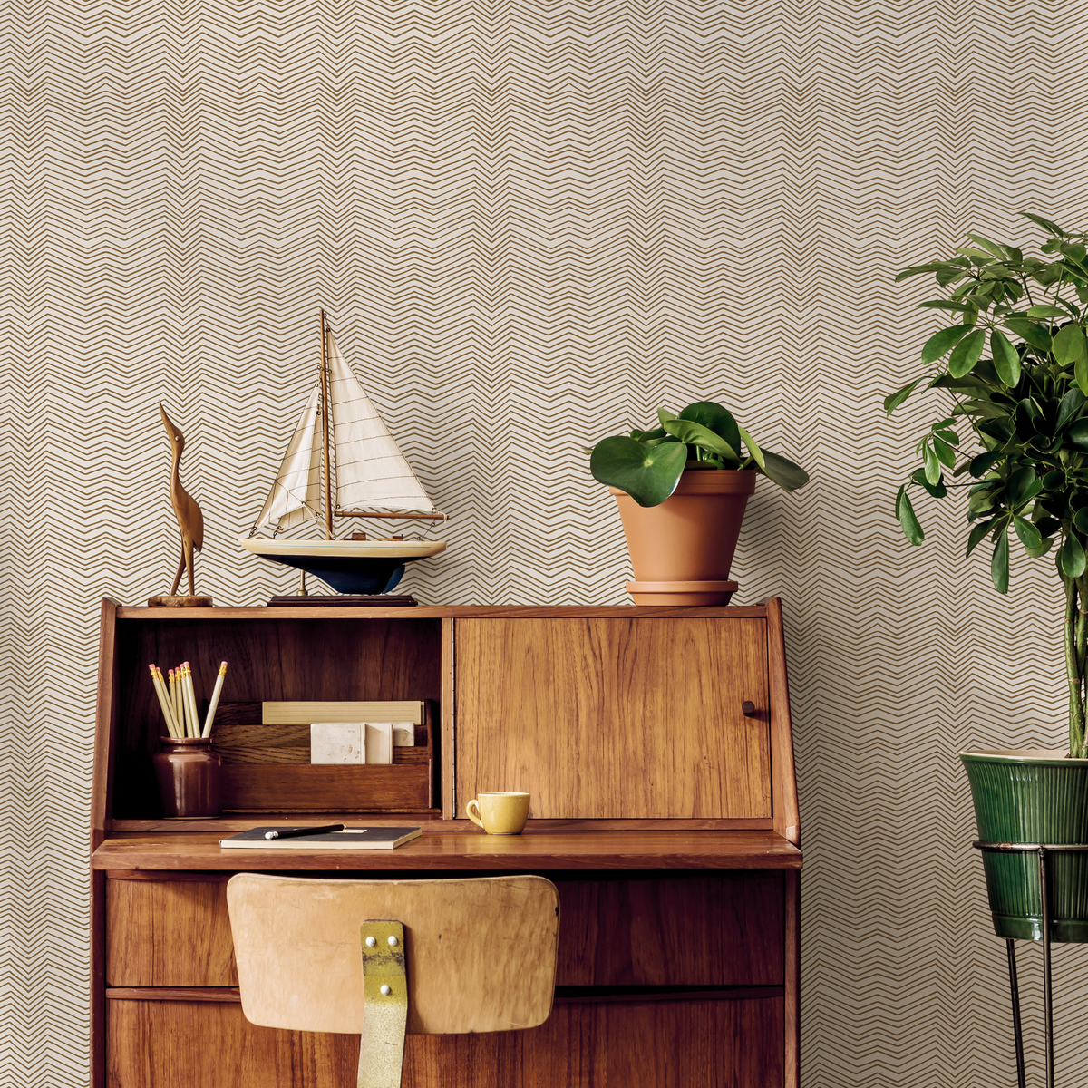 Minimalist Chevron Wallpaper with Hand-Drawn Lines in Beige and Brown - detail view