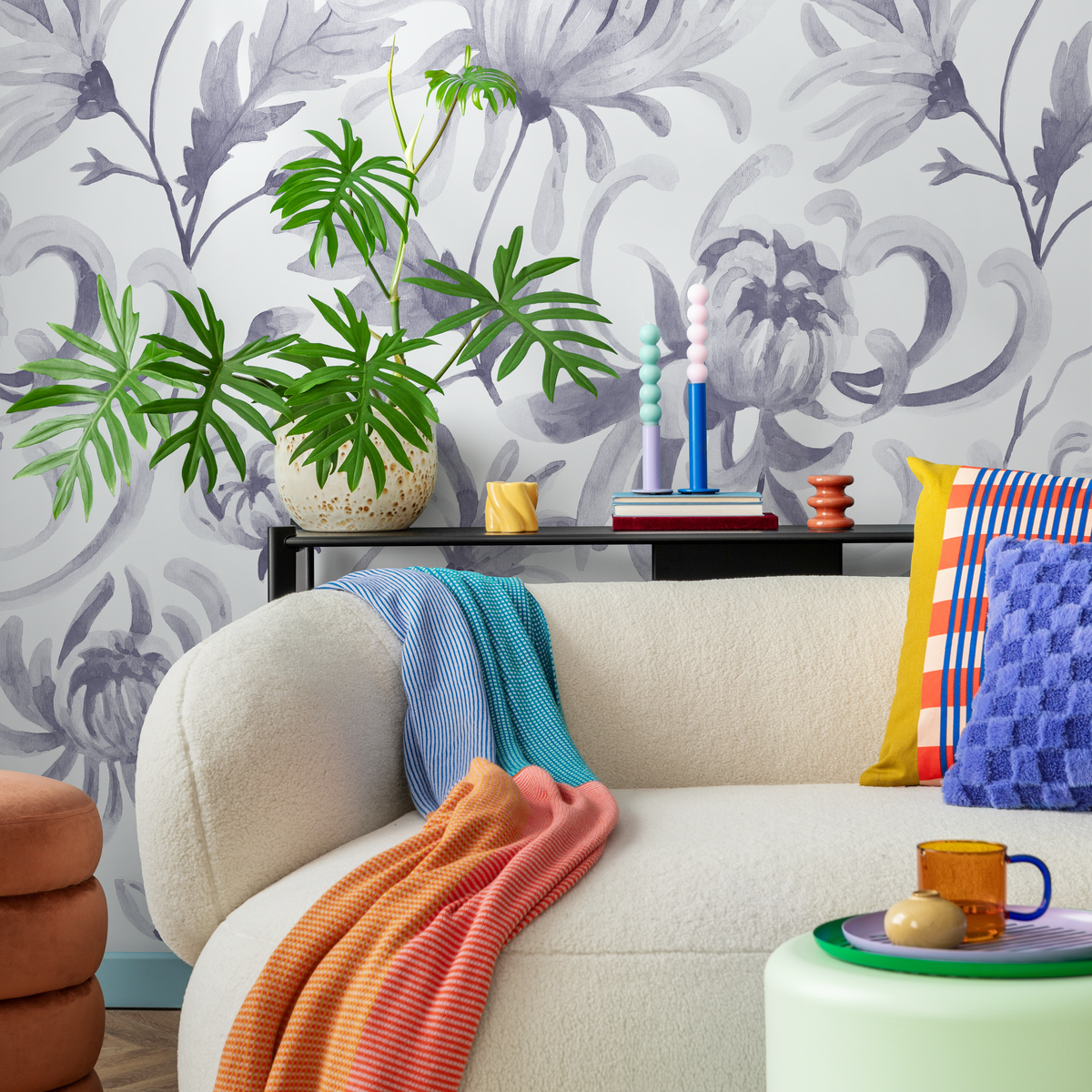Floral Wallpaper Featuring Watercolor Chrysanthemums in Purple - detail view
